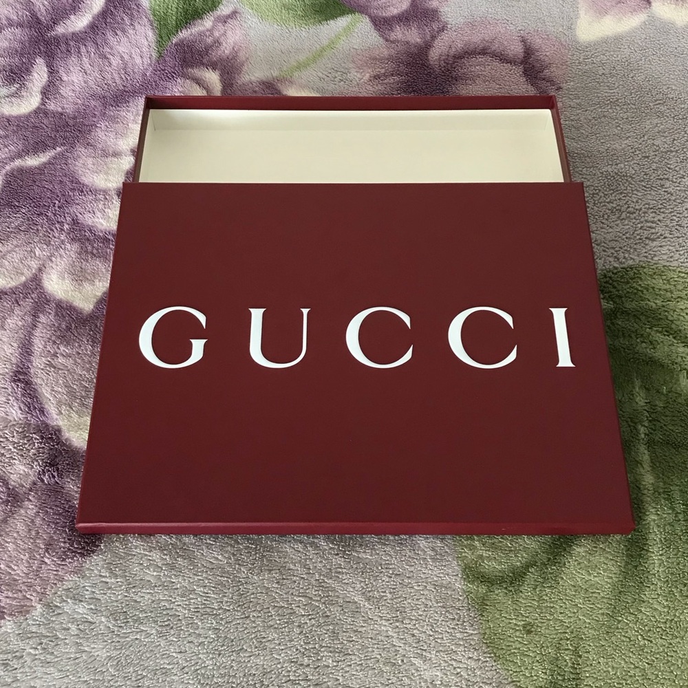 Dark Red Gucci Box - Picture 3 of 13